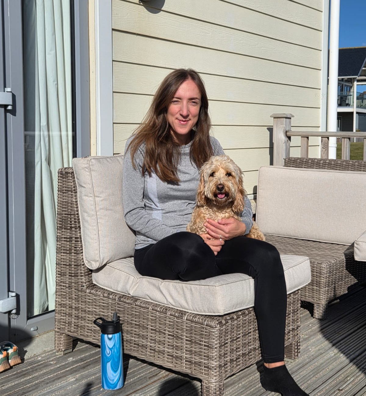 Runner chatting to sports dietitian